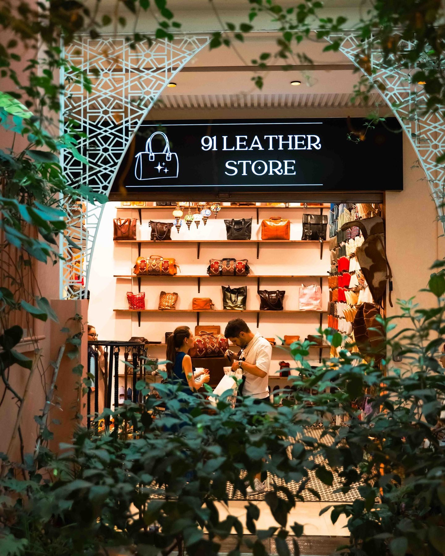 Façade de la boutique 91 Leather Store dans la médina de Marrakech